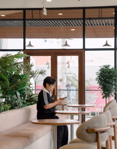 Quán Cafe View Đẹp, Nhiều Góc Sống Ảo Ở Thủ Dầu Một | Qi Coffee & Tea